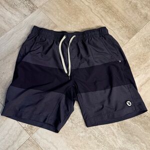 Vuori Kore shorts L 7” inseam gym core large